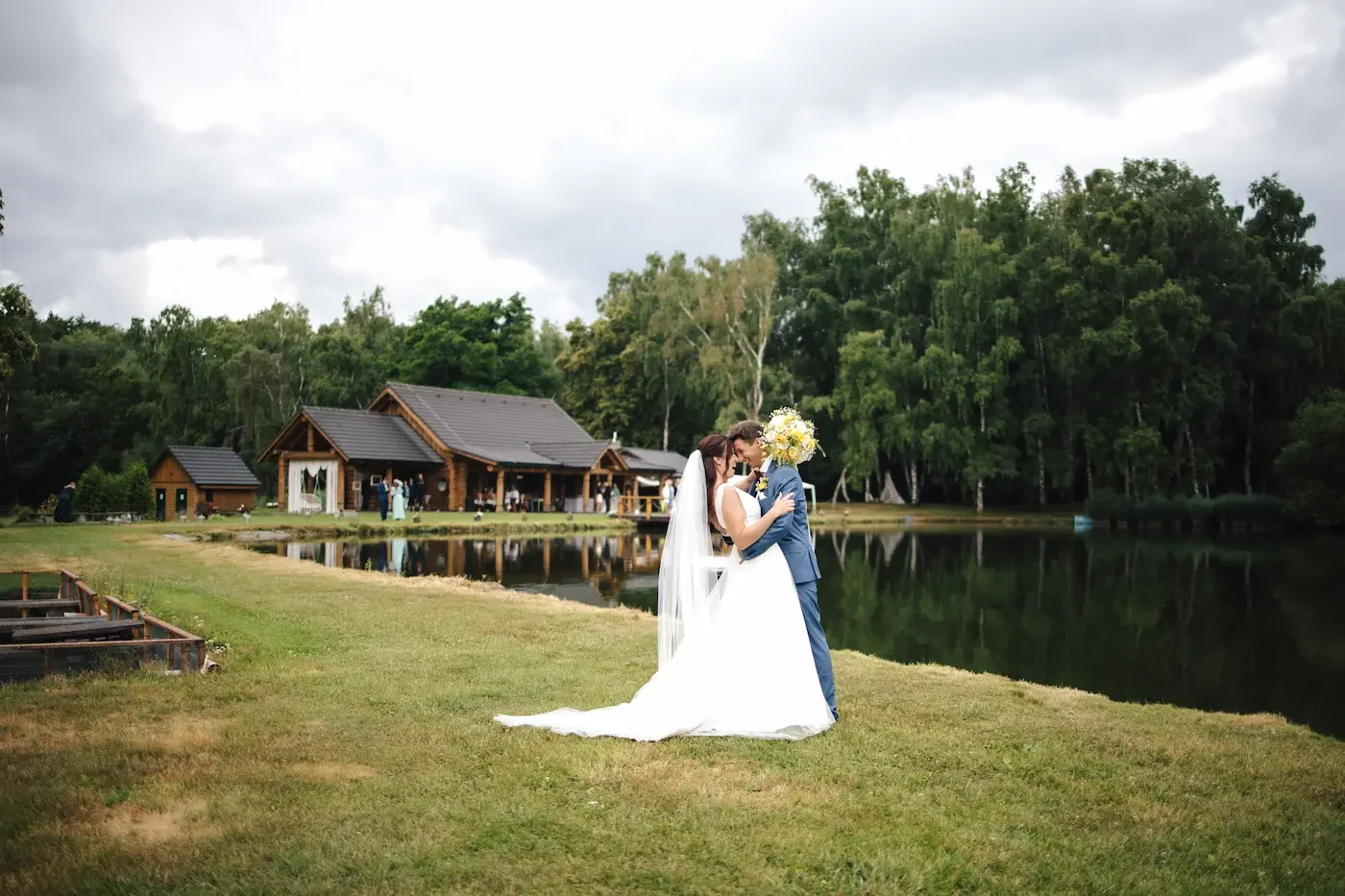 Nature wedding by the water at Areál Bomba in Lom